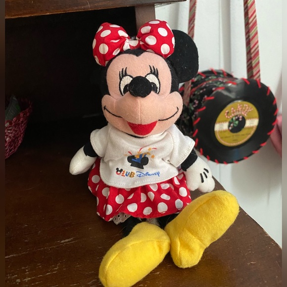 Minnie Mouse Beanie - Picture 1 of 3